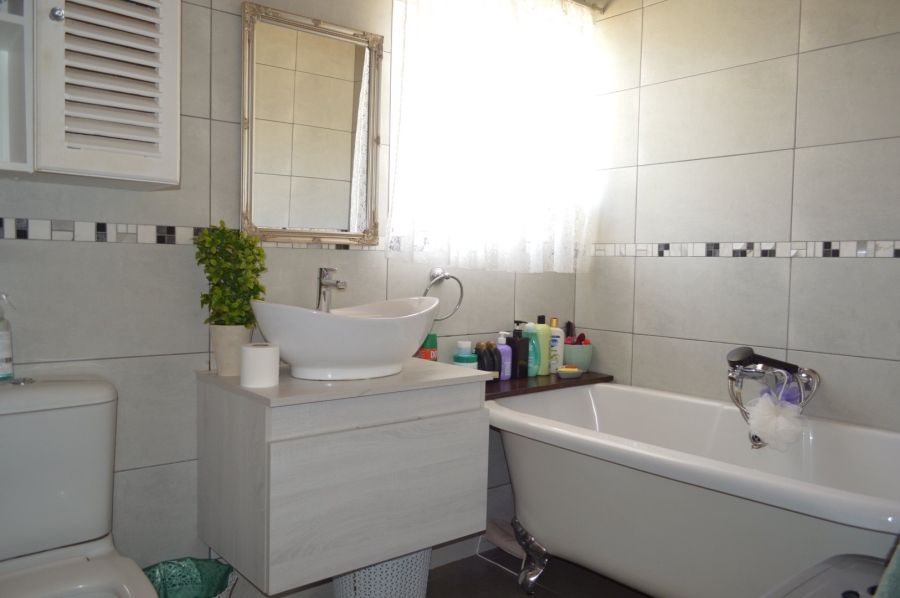 4 Bedroom Property for Sale in Stilfontein Ext 4 North West